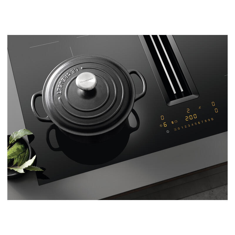 Miele Induction Cooktop with Integrated Extractor - Black