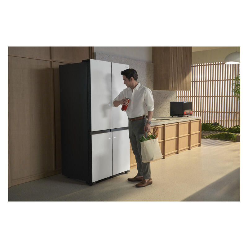 Hitachi 569L Quad Door Fridge Freezer - Matte White Glass